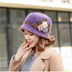 Knitted hat with vintage floral pattern